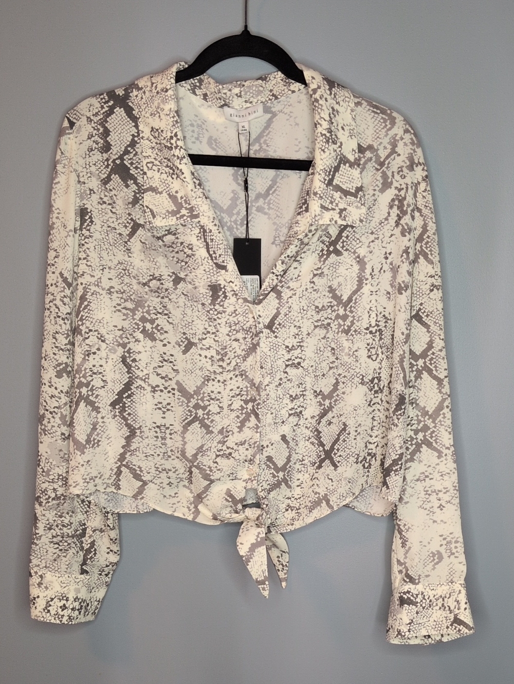 Gianni Bini Snake-Print Tie-Front Blouse in White and Gray Size XL